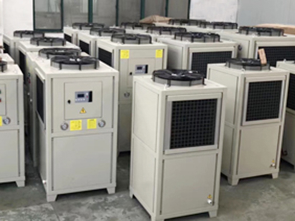 油冷機品牌注意操作不當引起的一系列問題 油冷機品牌注意操作不當引起的一系列問題